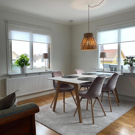 Annies Hus - Very Nice 2 Bedroom Apt Top Floor Strömstad Exteriör bild